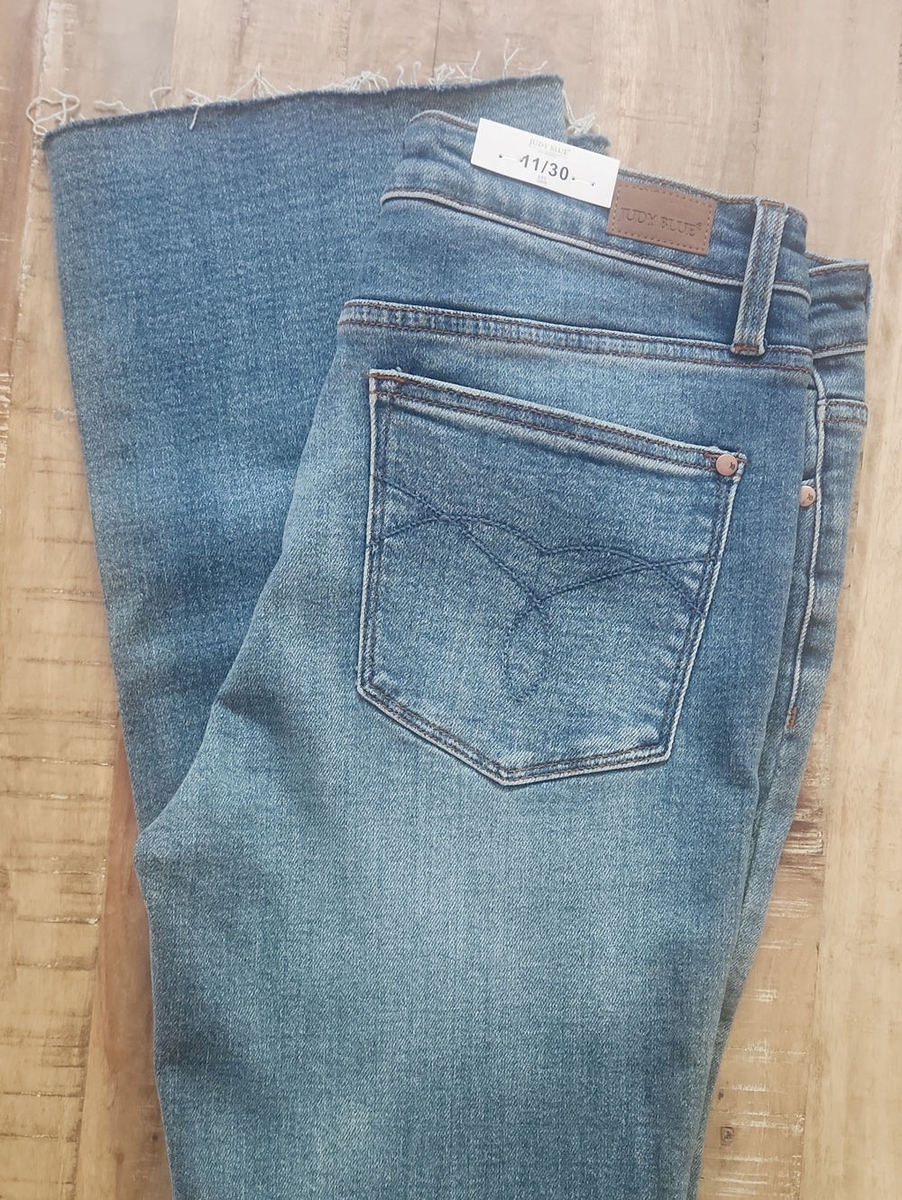 Judy Blue Medium Blue Straight-Leg Jeans